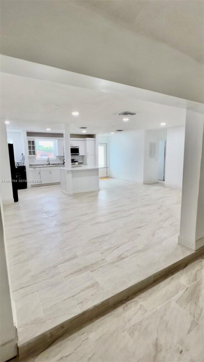 Building Photo - 1800 SW 87th Ave