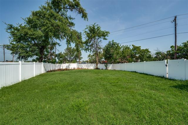 Building Photo - 9801 Cedarcrest Dr