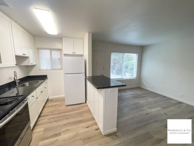 Building Photo - GERSTLE PK! QUIET 2BR/1BA, SMALL BLDG,MANY NEW FEATURES!WALK TO TOWN!