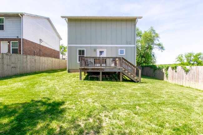 Building Photo - 1227 Katie Ave