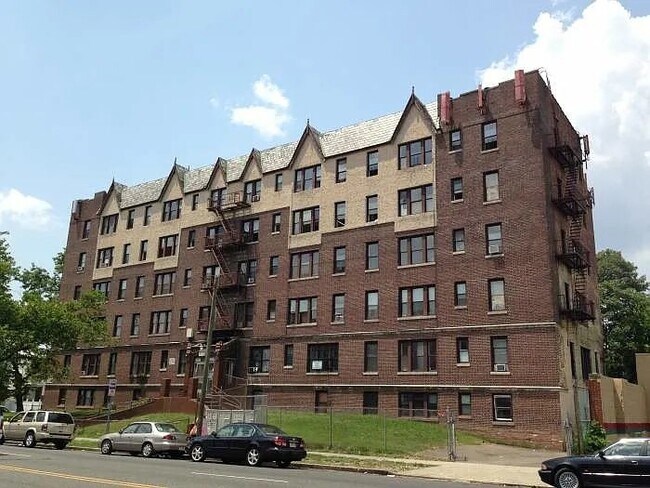 Building Photo - 810 Broadway