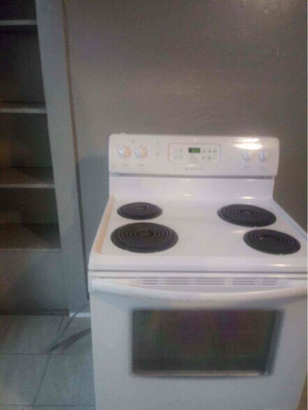 Building Photo - 415 N Race St