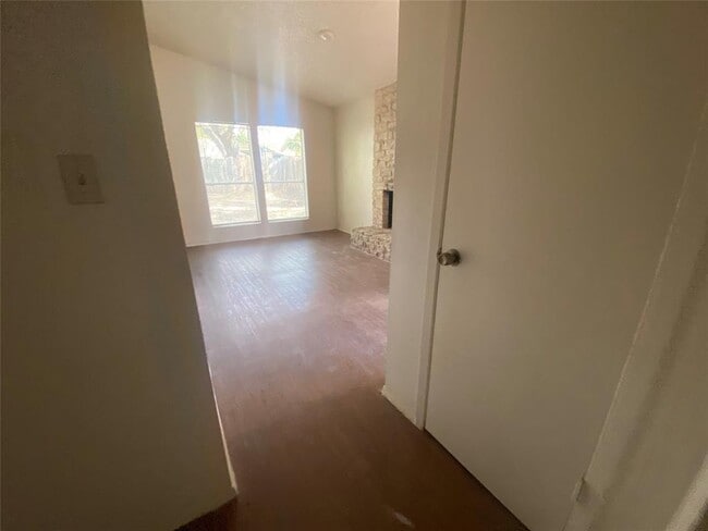 Building Photo - 1000 Fieldwood Dr
