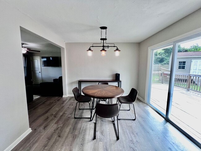 Building Photo - Charming 4 Bedroom home in Norfolk