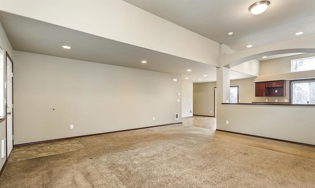 Building Photo - Move In Special $800 Off 1st Month of Rent...