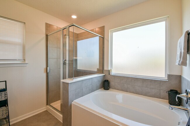 Building Photo - 6223 Topaz Pnes Trl