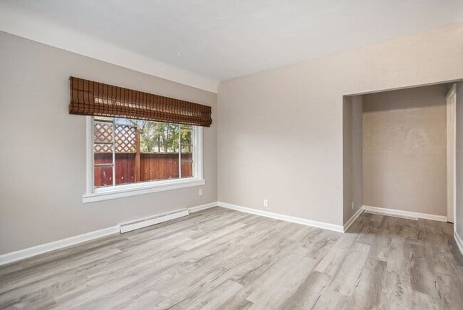 Building Photo - $849-Stylish 1-Bed/1-Bath Apartment with a...