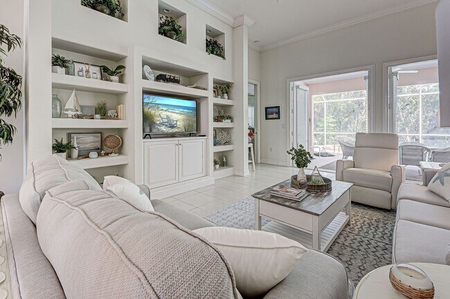 Building Photo - 3br/2ba Pool Home in Venetia