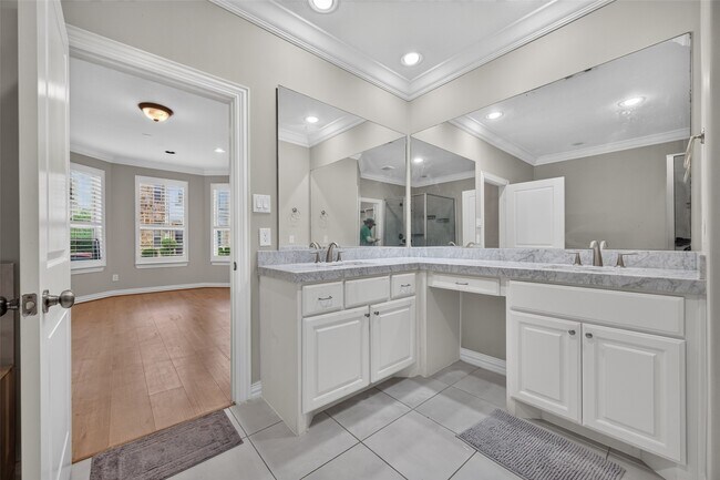 Building Photo - 13423 Preston Cliff Ct