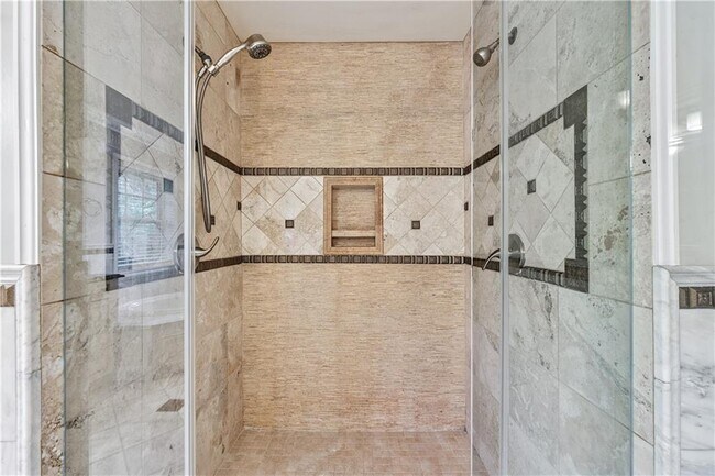 Building Photo - 1578 Lincoln Ave SE