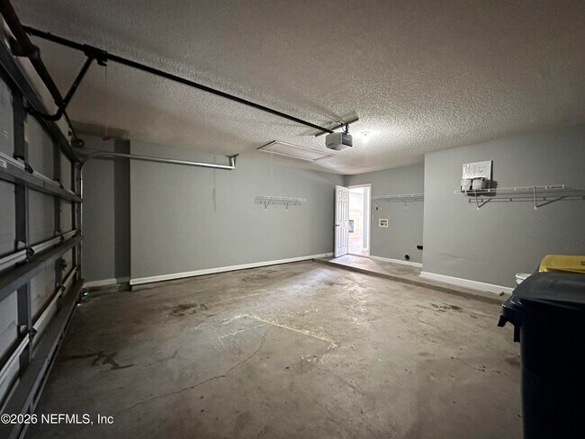 Building Photo - 13012 Staffordshire Dr S