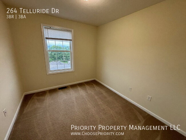 Building Photo - 264 Telluride Drive