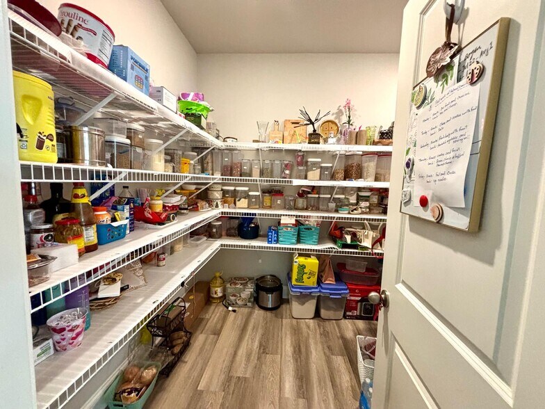 Pantry - 1920 Grand Lanier Dr