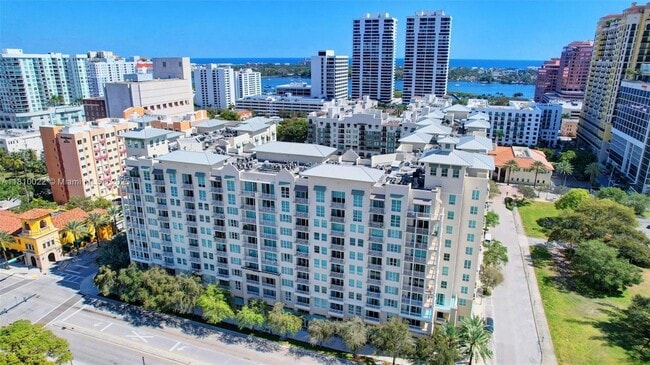 Building Photo - 480 Hibiscus St