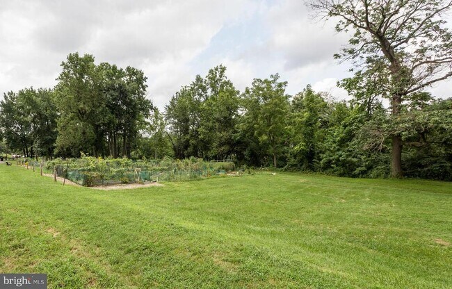 Building Photo - 5340 Holmes Run Pkwy