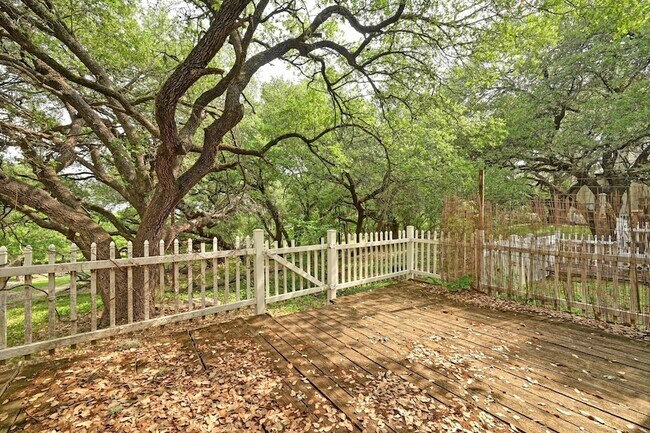 Building Photo - 1815 River Crossing Cir