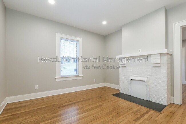 Building Photo - 2034 Cambridge Ave