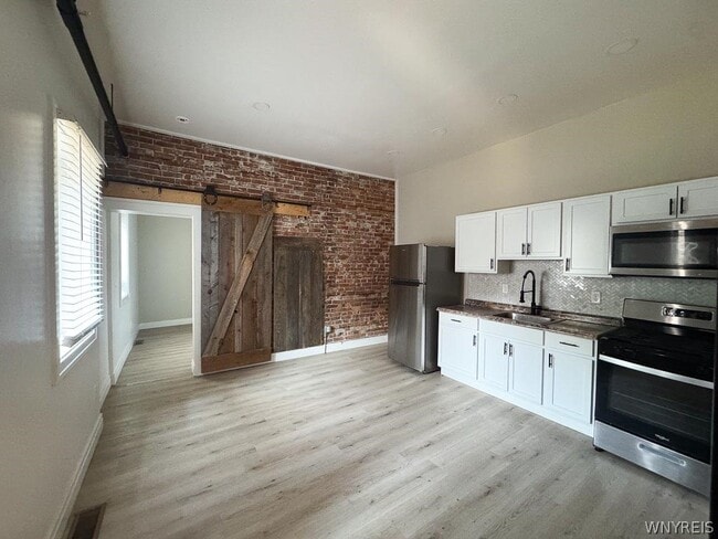Building Photo - 486 Franklin St