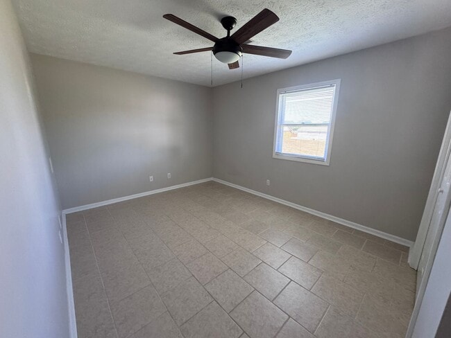 Building Photo - 107 Grogan Cir