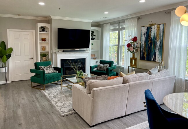 Building Photo - 4950 Brenman Park Dr
