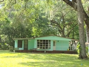 Building Photo - 2 bedroom 2 bathroom Lake House with a bonus room