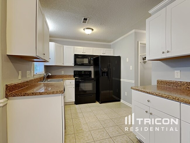 Building Photo - 8404 Sills Ct