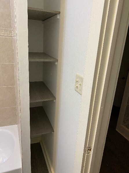 Bathroom Storage - 14314 S Union Ave