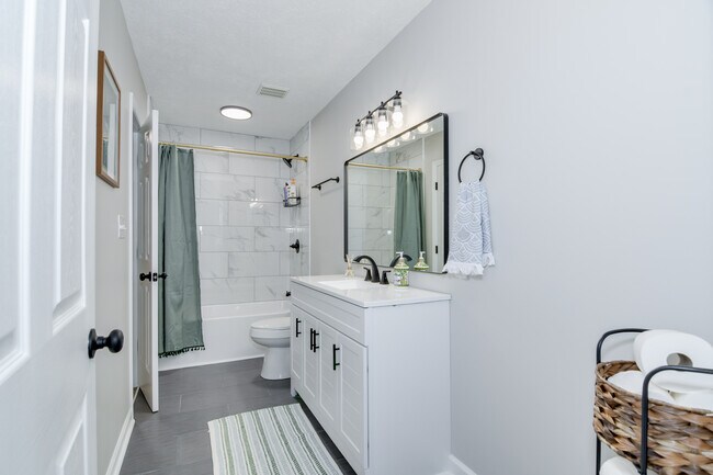 Building Photo - 219 Jasper Rd