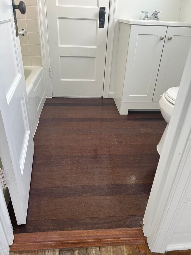 Building Photo - 2 Br 1 Ba available Now