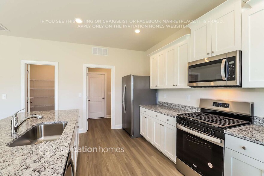 Building Photo - 517 Southwick Pl