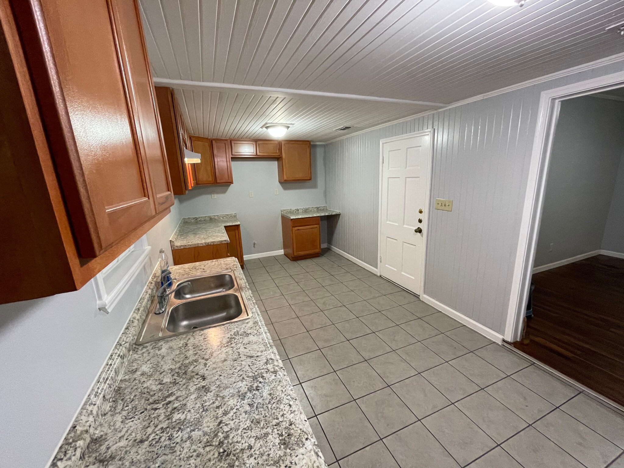 Kitchen - 229 W George St