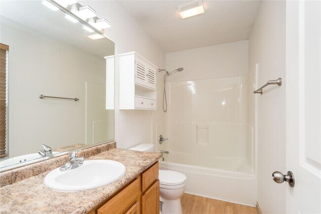 Building Photo - 15229 Alpine Dr