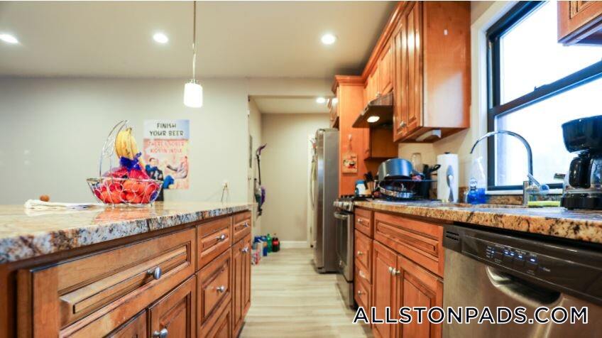 Building Photo - 117 Glenville Ave