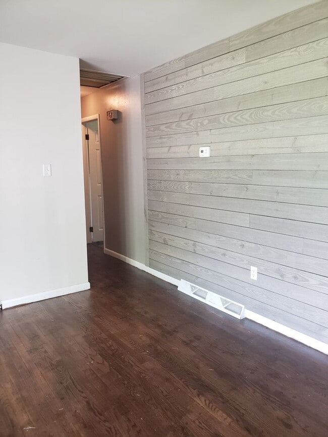 Building Photo - Beautiful Single Family Home