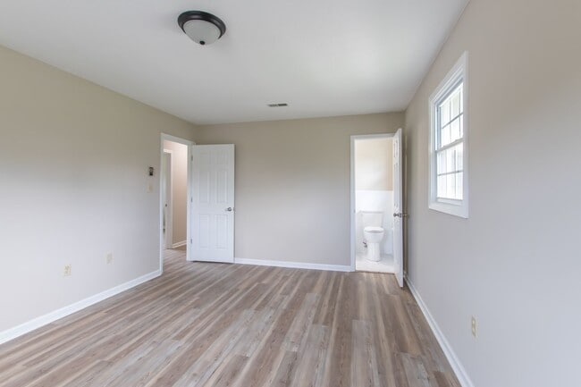 Building Photo - ONE YEAR LEASE WITH POSSIBLE LEASE PURCHAS...