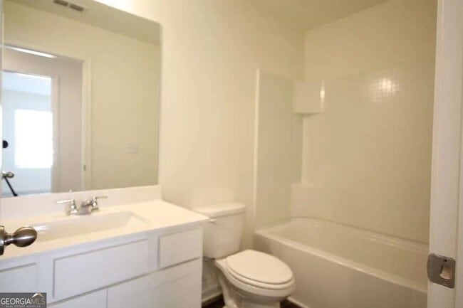 Building Photo - 3180 Delancy St