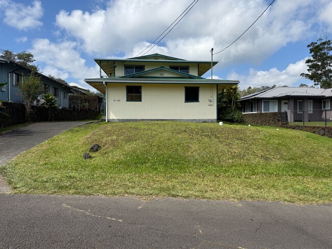 Building Photo - 25-209-209 Hana St
