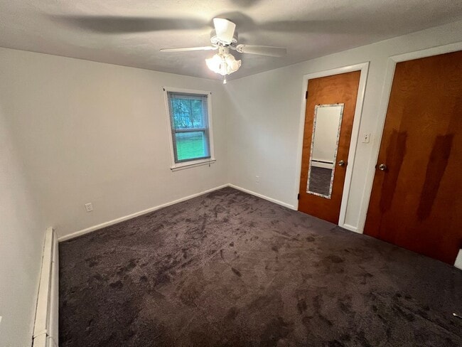 Building Photo - Single Family Home for Rent in Longmeadow!