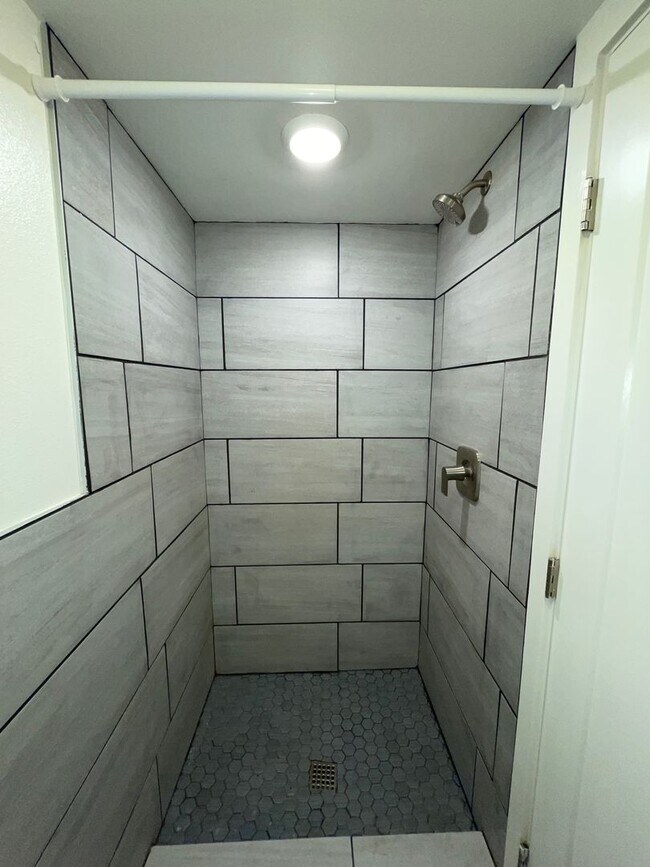 Building Photo - 314 S Asbury St