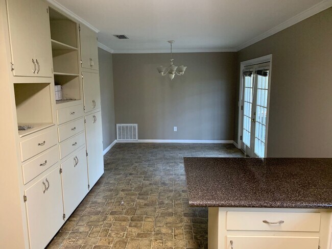 Building Photo - 3016 Burson Dr