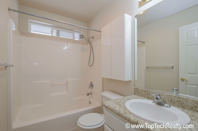 Building Photo - Lovely Traditional 2BD · 2.5BA + Office/De...