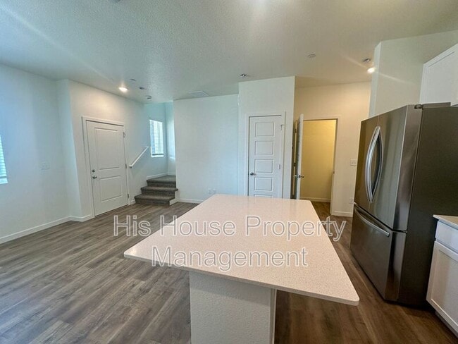 Building Photo - 3905 Canoe St