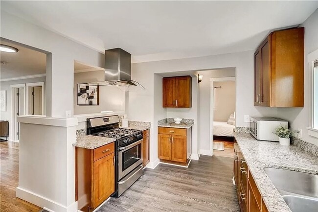 Building Photo - 3 BED 1 BATH SINGLE FAMILY FOR RENT