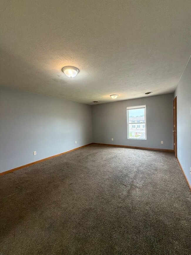 Building Photo - 279 Woodridge Ct