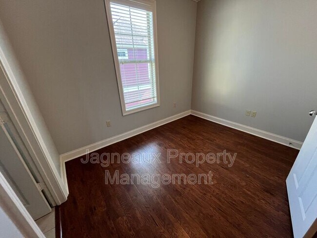 Building Photo - 114 Hargrave Dr