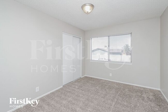Building Photo - 6933 Kim Ave