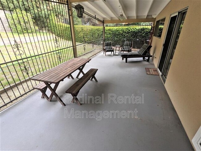 Building Photo - 1001 N Ave 67