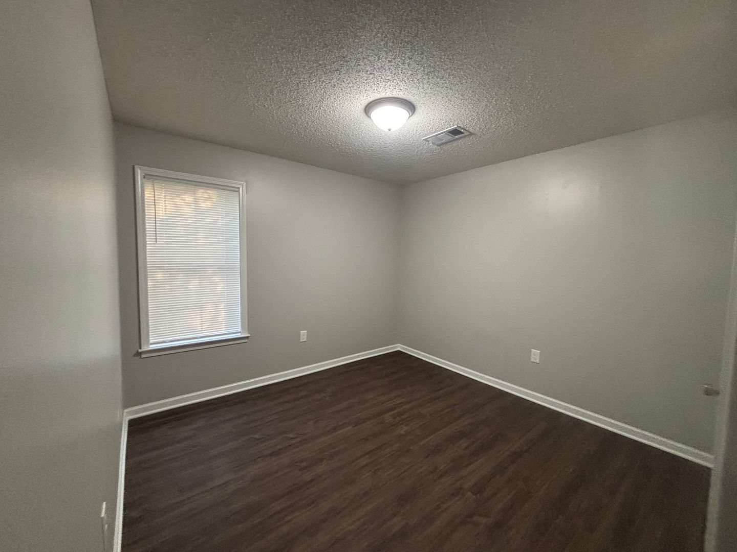 Building Photo - 6333 Green Grove Dr