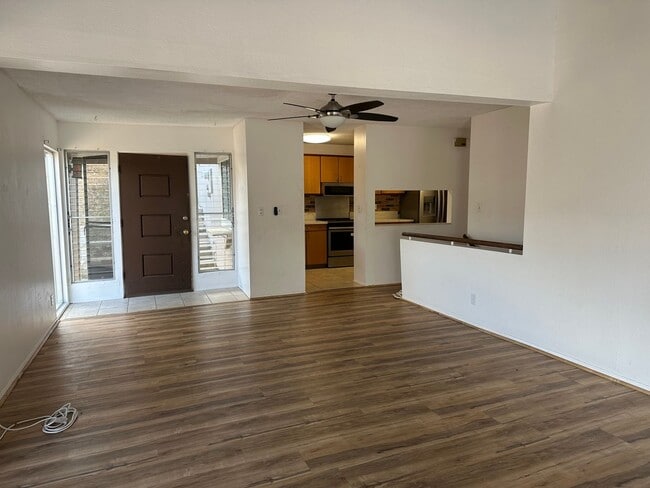 Building Photo - Spacious 3BR/2BA Split-Level End Unit with Private Courtyard