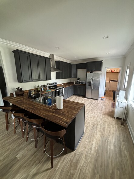 Building Photo - 313 Cherry Grv